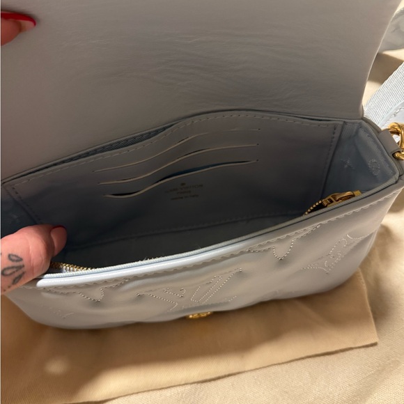 Louis Vuitton Light Blue Crossbody Bag with Gold Chain - Picture 4 of 6